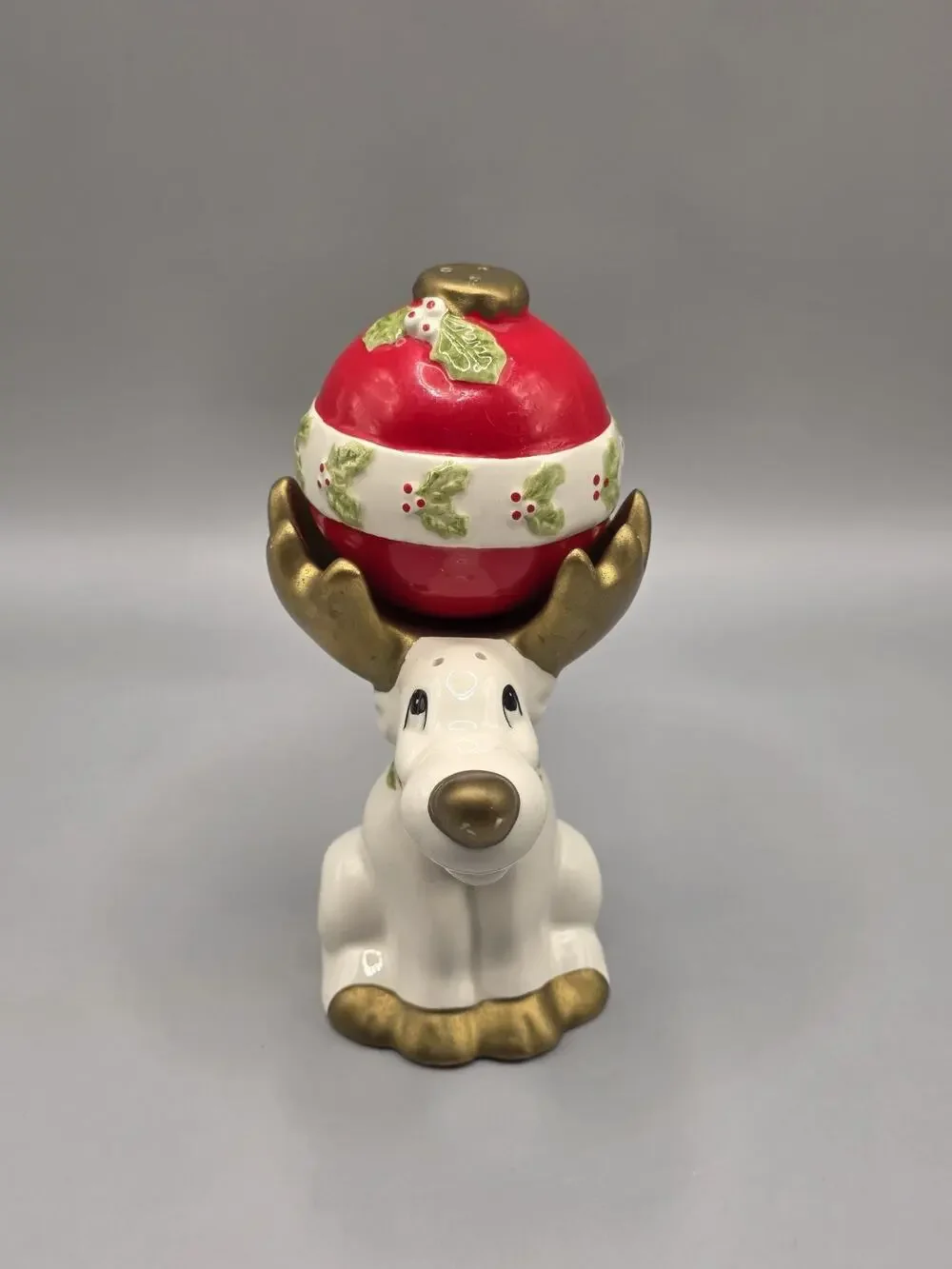 Vtg Fitz and Floyd Omnibus Reindeer Ornament Stacking S&P Shakers(dmg)